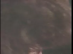 Inocente chica es ve ...